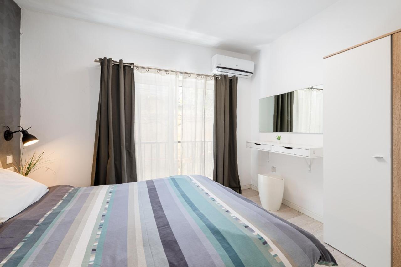 Modern 3 Bedroom & 3 Bathroom Apartment - Near Balluta Bay San Ġiljan Exterior foto