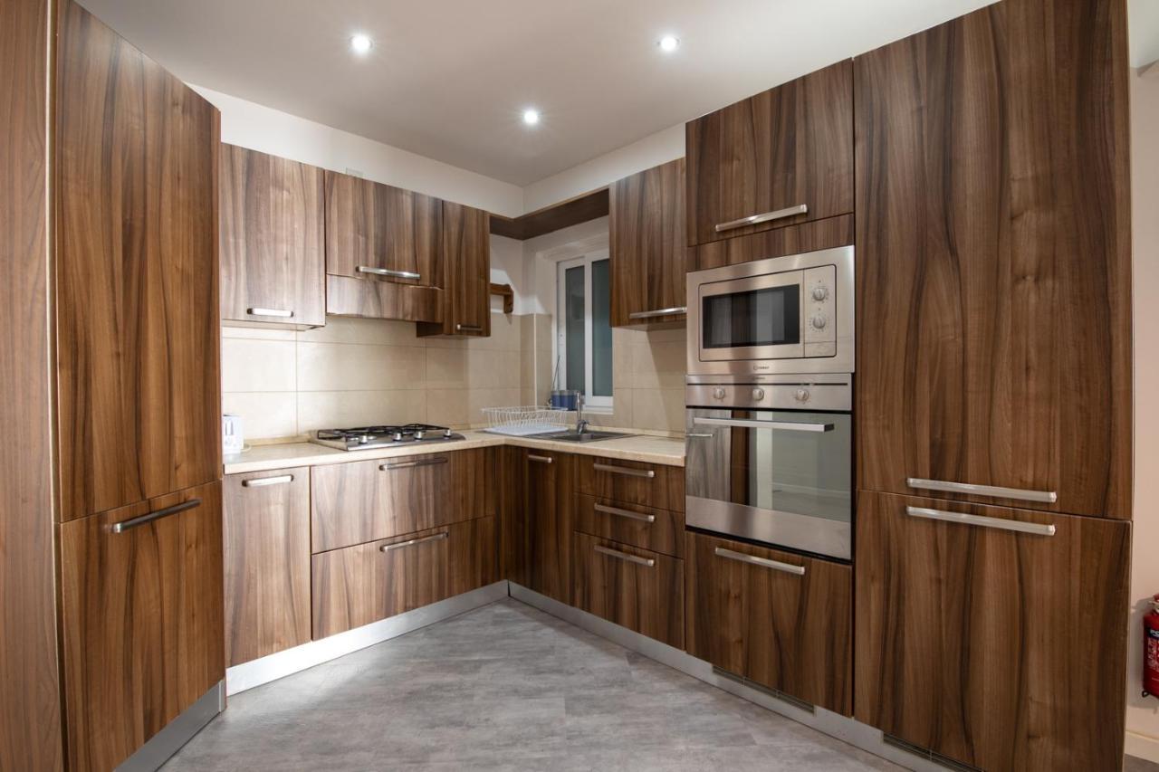 Modern 3 Bedroom & 3 Bathroom Apartment - Near Balluta Bay San Ġiljan Exterior foto