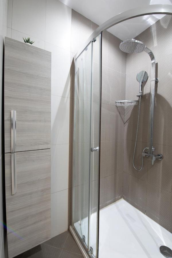 Modern 3 Bedroom & 3 Bathroom Apartment - Near Balluta Bay San Ġiljan Exterior foto