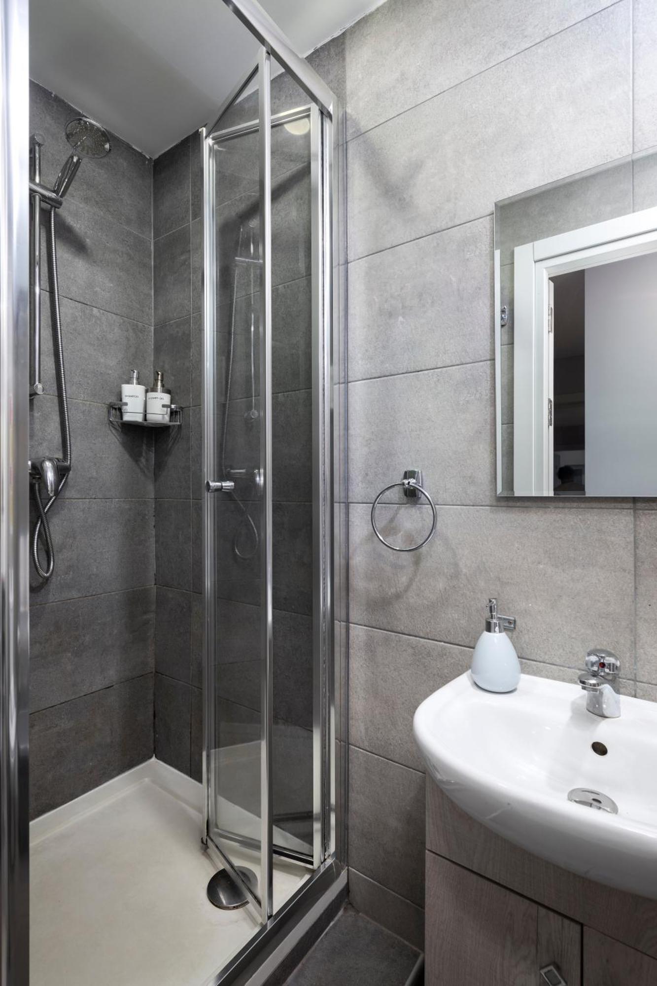 Modern 3 Bedroom & 3 Bathroom Apartment - Near Balluta Bay San Ġiljan Exterior foto