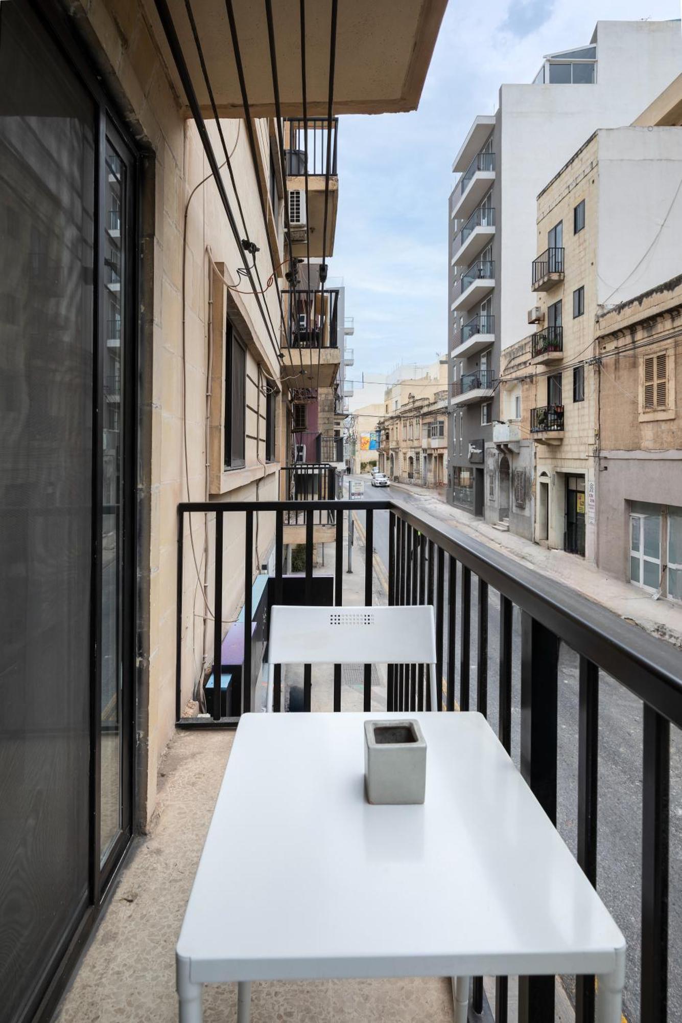 Modern 3 Bedroom & 3 Bathroom Apartment - Near Balluta Bay San Ġiljan Exterior foto
